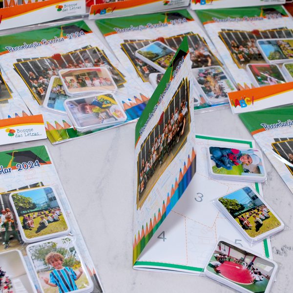 Álbum de Figurinhas Escolar com 60 Figurinhas para Recordação e Formatura Infantil