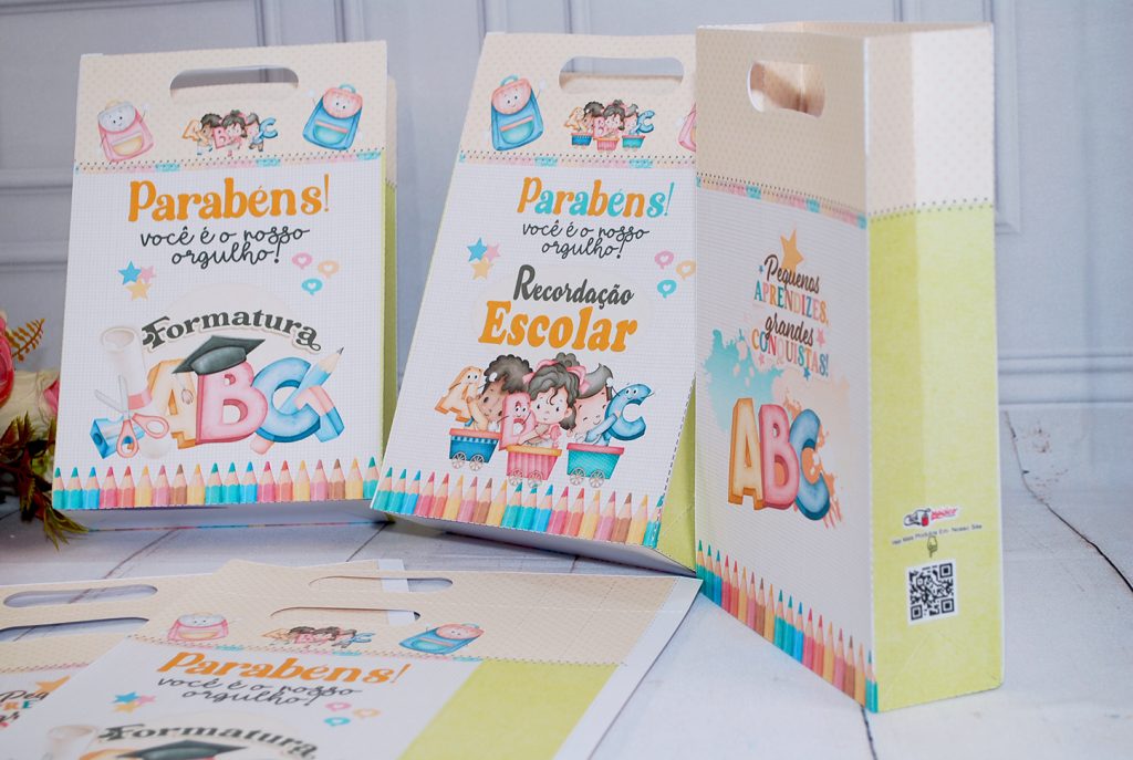 15392921817-6-sacolinha-para-lembrancinha-recordacao-escolar-formatura-abc-1.jpg