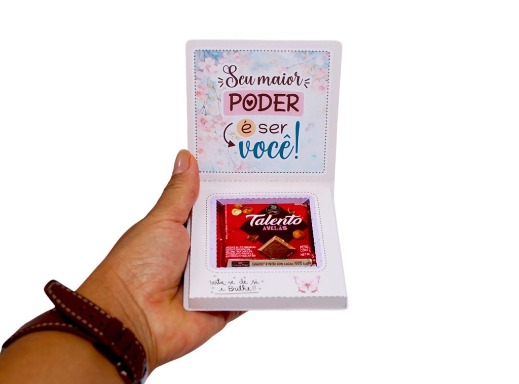 15428949211-11-caixinha-para-chocolates-lembrancinha-dia-da-mulher-4-photoroom.png