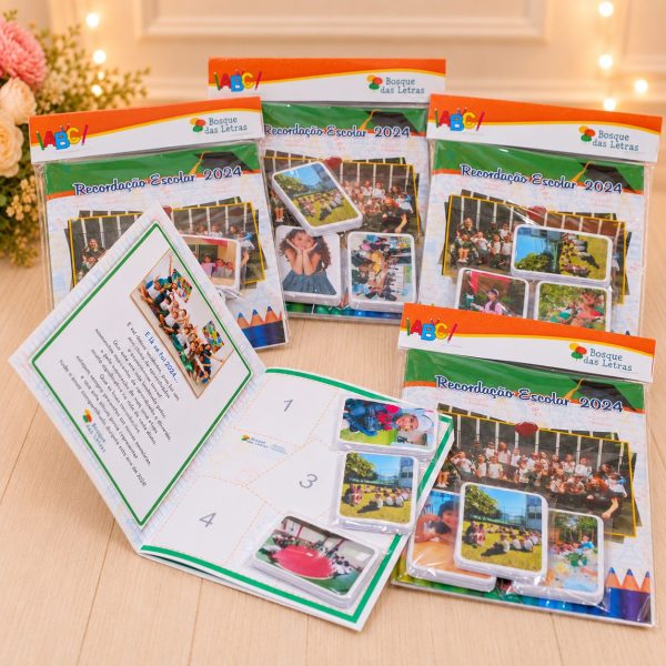 Álbum de Figurinhas Escolar com 80 Figurinhas para Recordação e Formatura Infantil