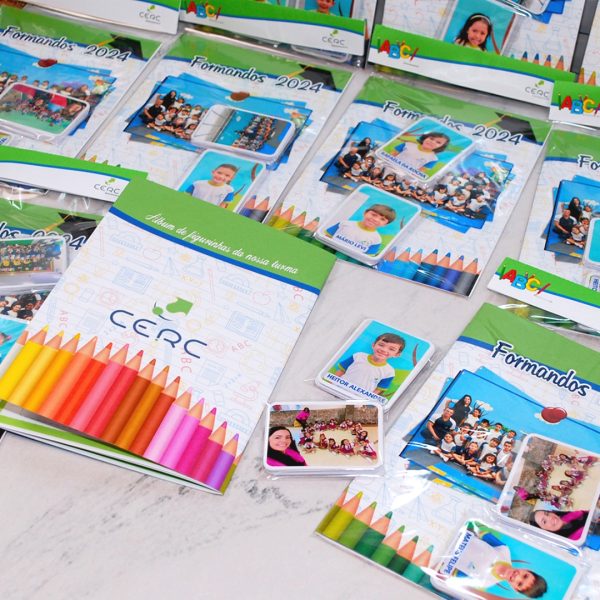 Álbum de Figurinhas Escolar com 60 Figurinhas para Recordação e Formatura Infantil