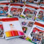 Álbum de Figurinhas Escolar com 80 Figurinhas para Recordação e Formatura Infantil