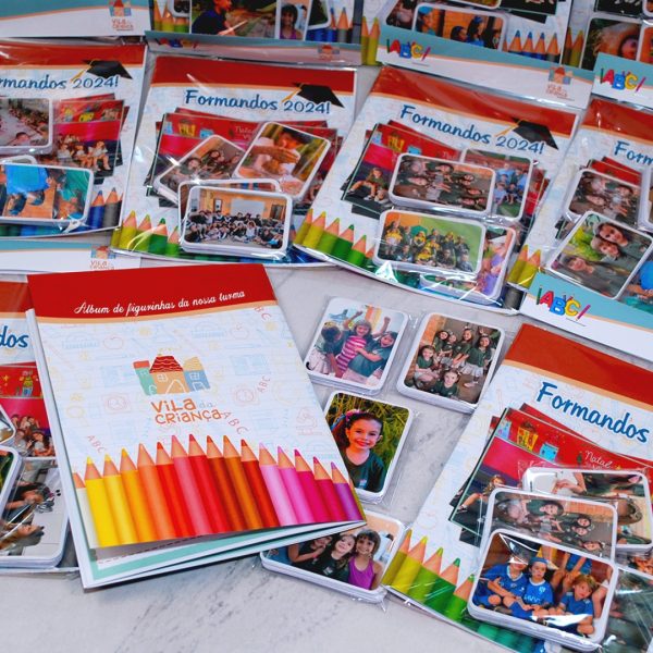 Álbum de Figurinhas Escolar com 80 Figurinhas para Recordação e Formatura Infantil
