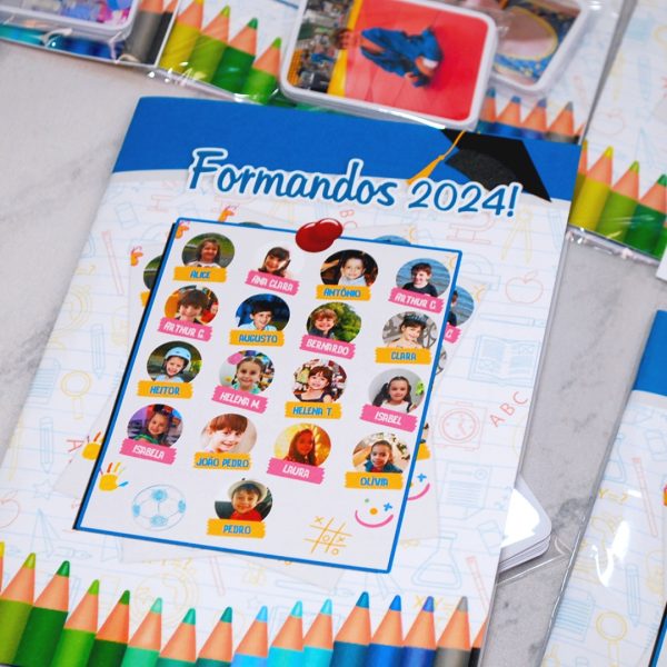 Álbum de Figurinhas Escolar com 20 Figurinhas para Recordação e Formatura Infantil
