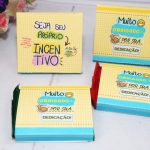 brinde para funcionarios capinha para mini talento