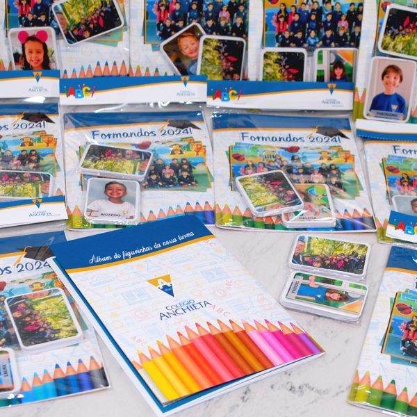 Álbum de Figurinhas Escolar com 60 Figurinhas para Recordação e Formatura Infantil