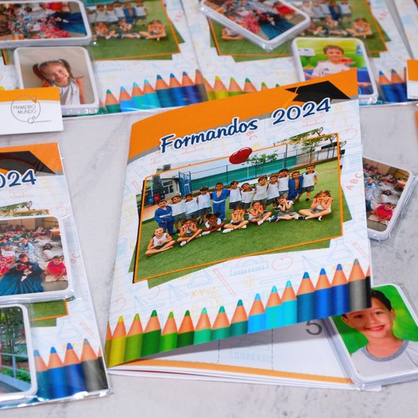 Álbum de Figurinhas Escolar com 40 Figurinhas para Recordação e Formatura Infantil