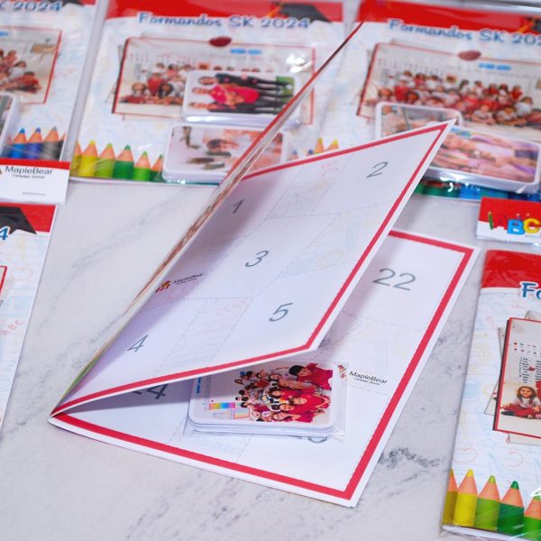 Álbum de Figurinhas Escolar com 60 Figurinhas para Recordação e Formatura Infantil